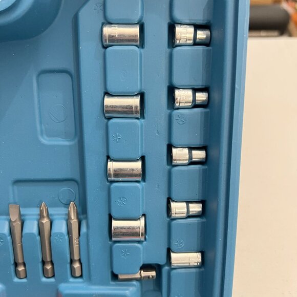 New Rechargeable Cordless Drill w/2 Lithium Batteries, Quick Charger & Tool kit! - Picture 10 of 16